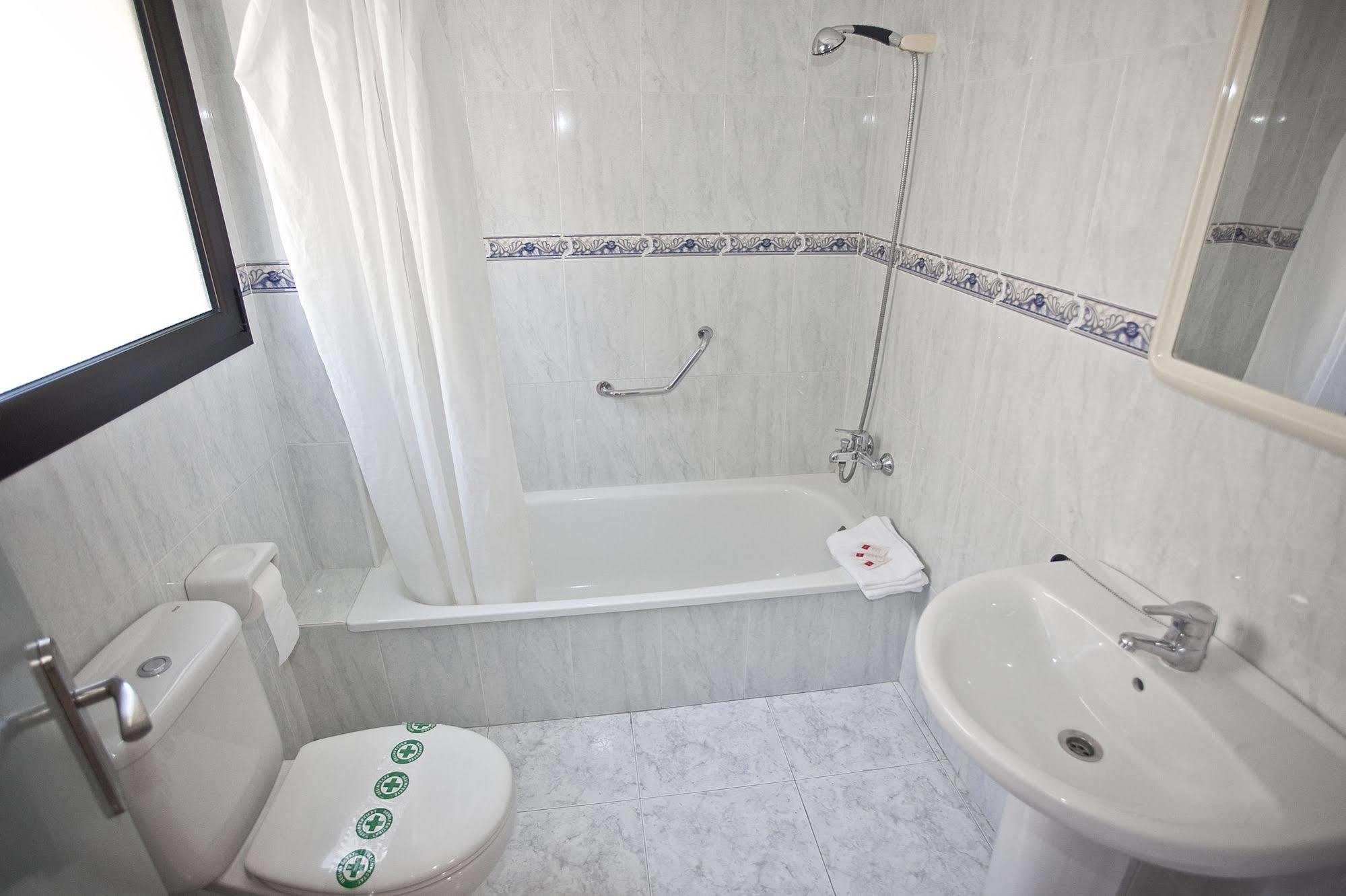 Hotel Beri Льянсса Экстерьер фото